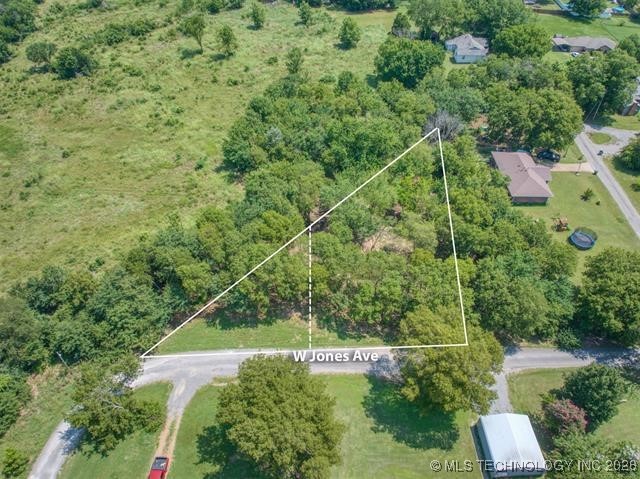 002 Jones Property Photo 6