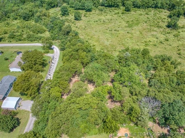 002 Jones Property Photo 8