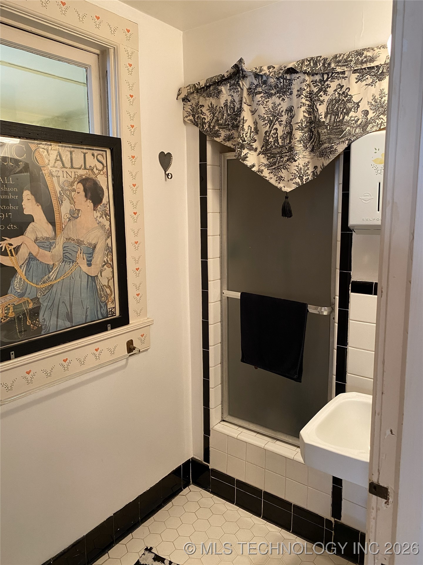 404 W Broadway Avenue Property Photo 8