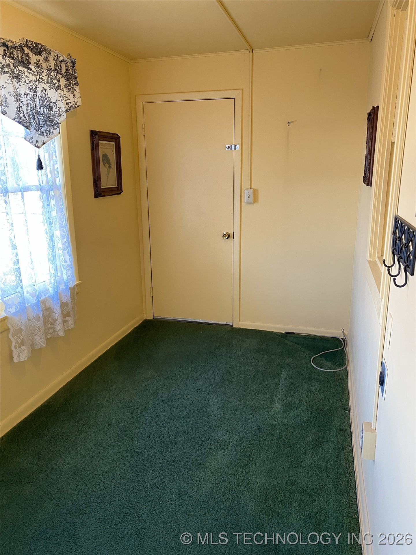 404 W Broadway Avenue Property Photo 10