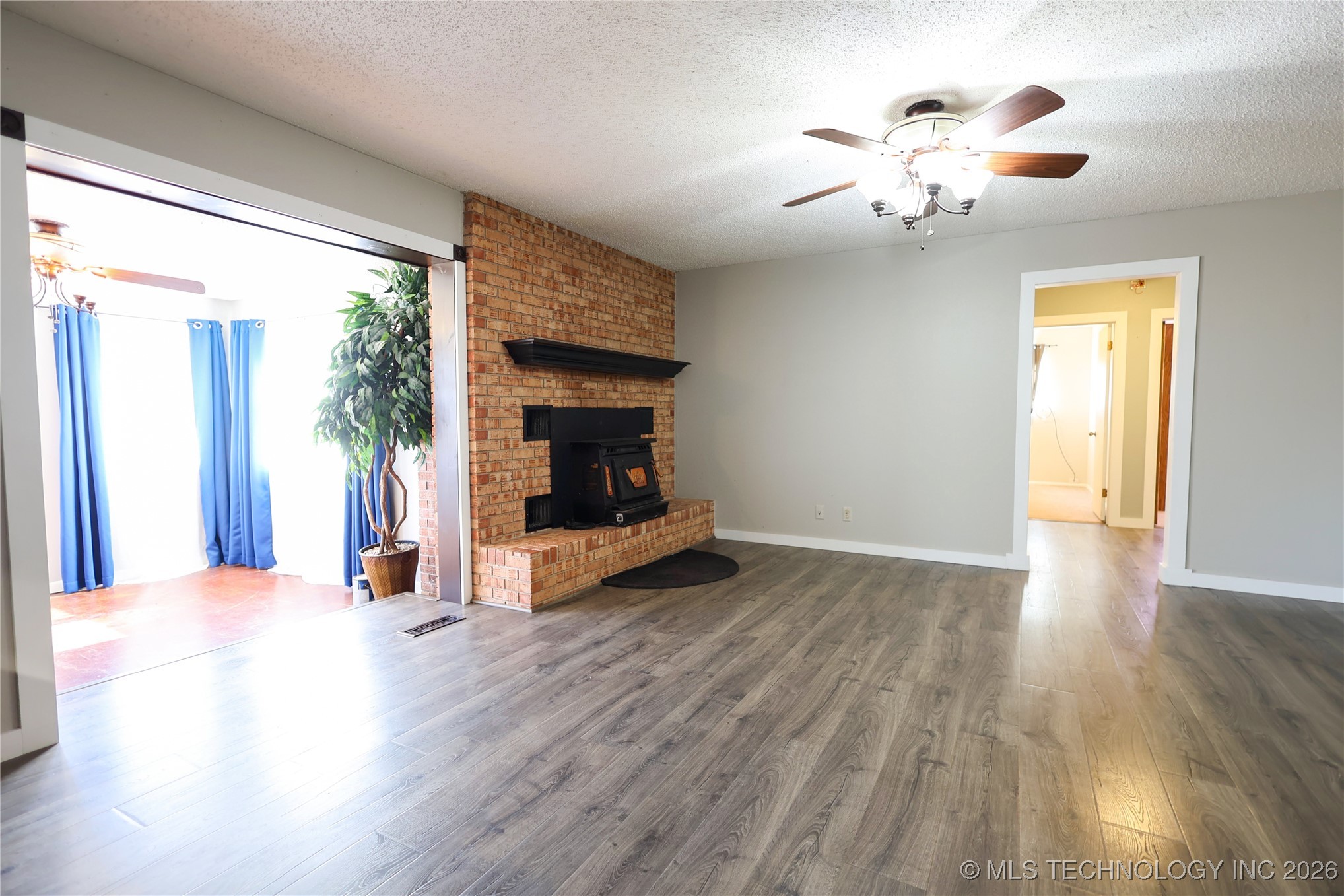 1701 W 14th Property Photo 3