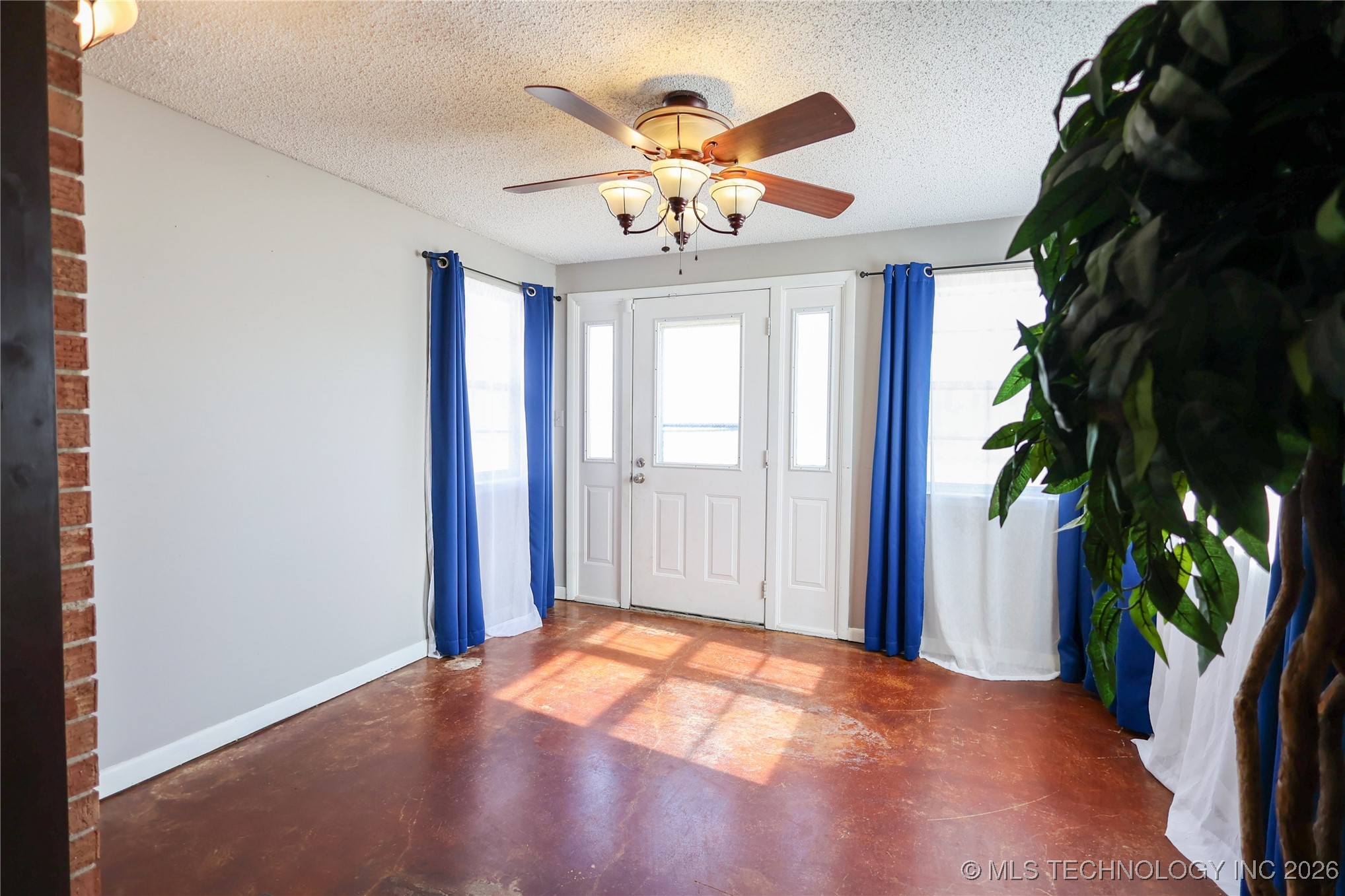 1701 W 14th Property Photo 14