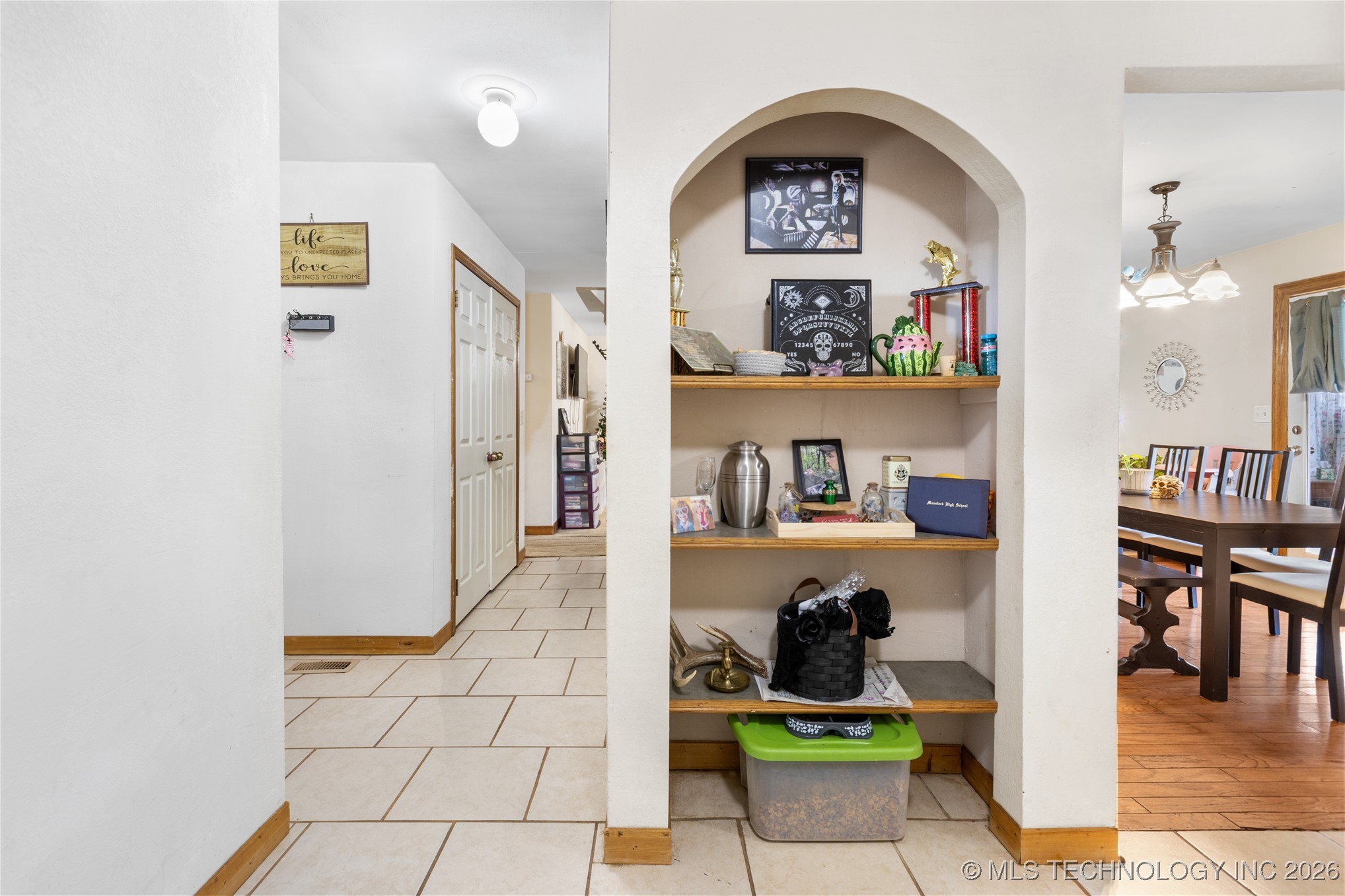 784 N Moccasin Place Property Photo 7