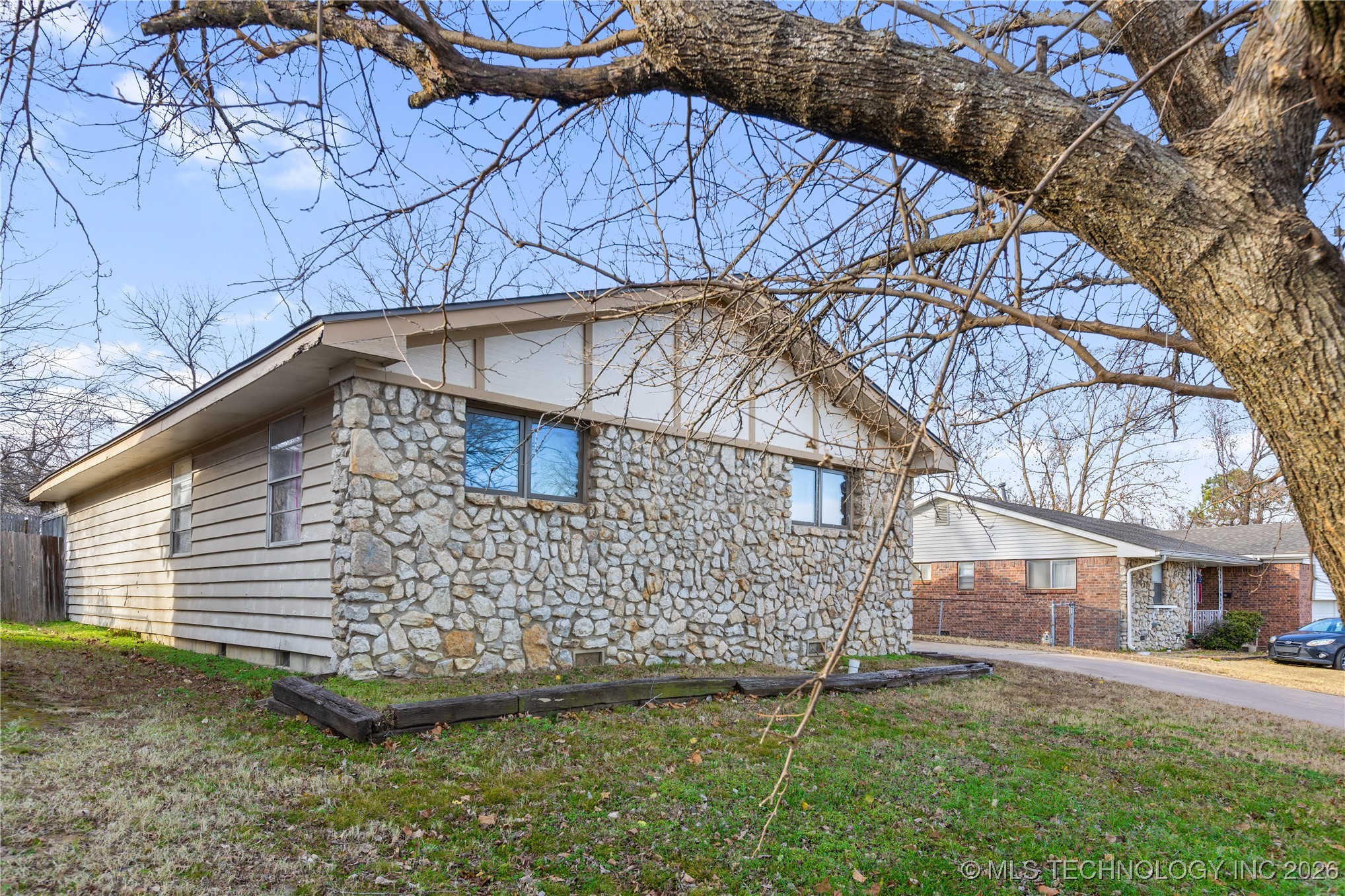 784 N Moccasin Place Property Photo 18