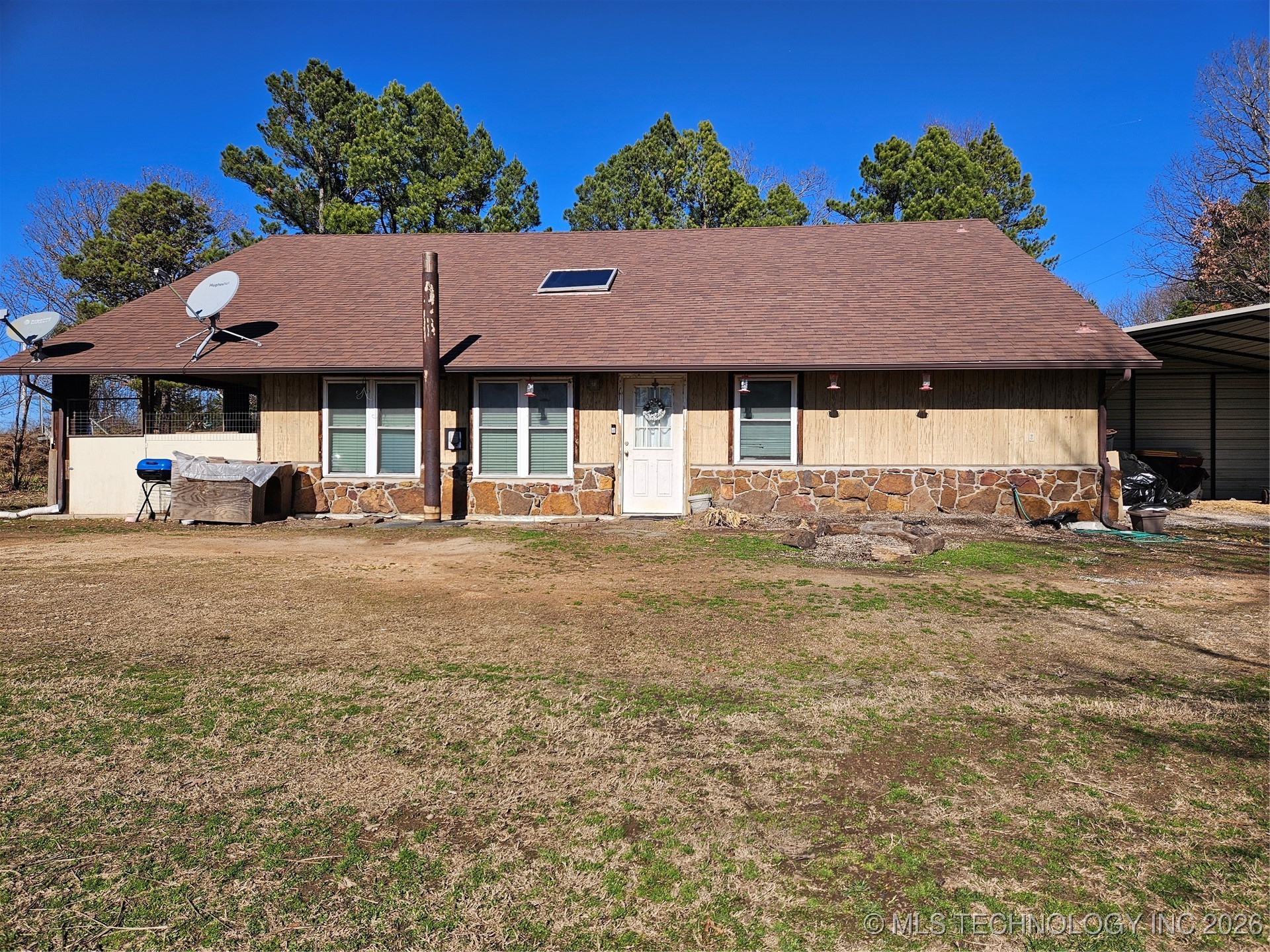 13037 E 590 Road Property Photo 1