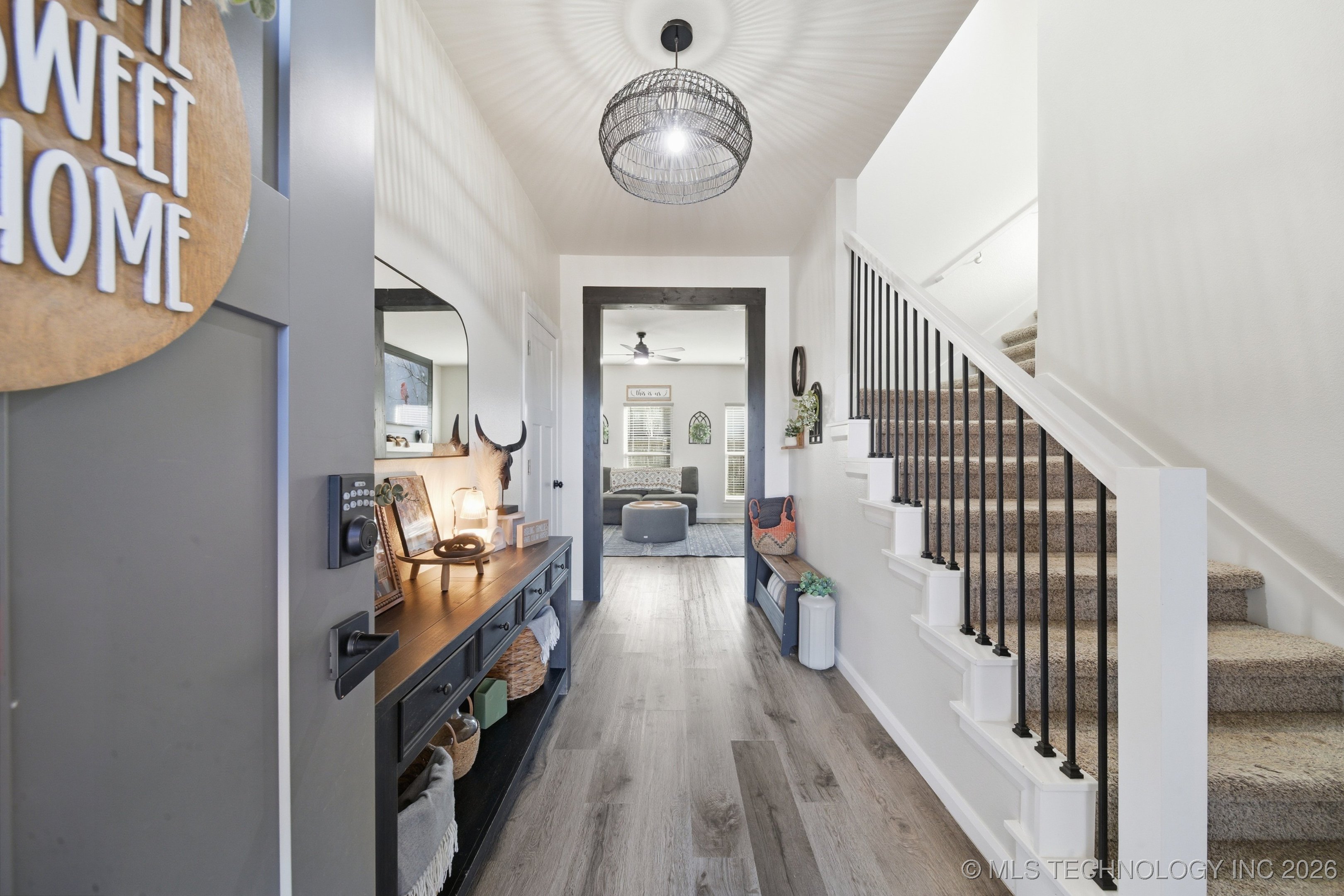 215 W 52nd Street Property Photo 4