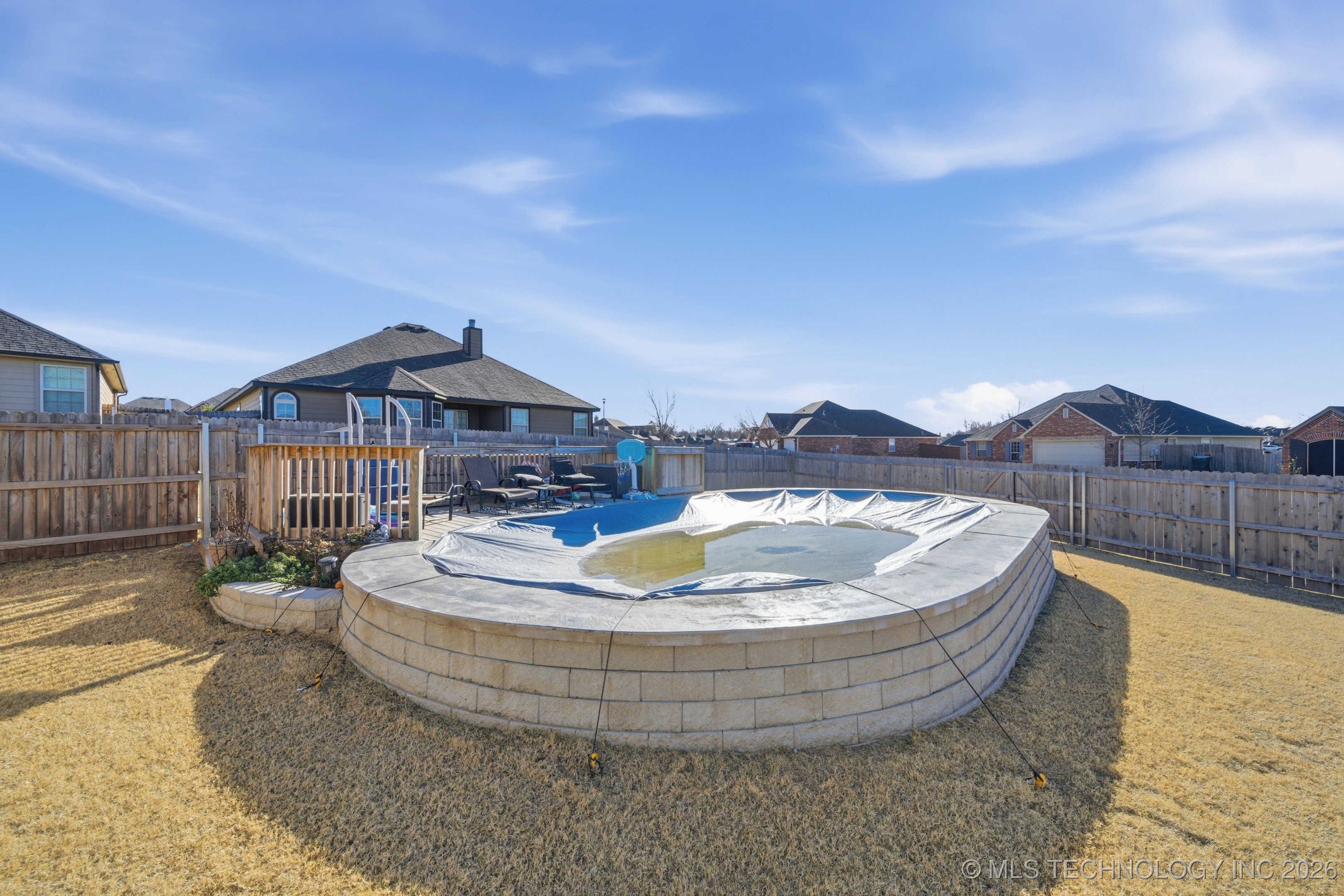 215 W 52nd Street Property Photo 29