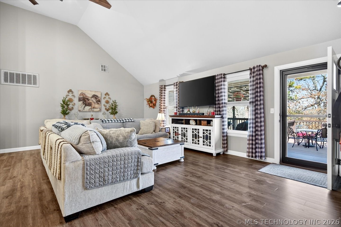 18290 N Lombard Lane Property Photo 13