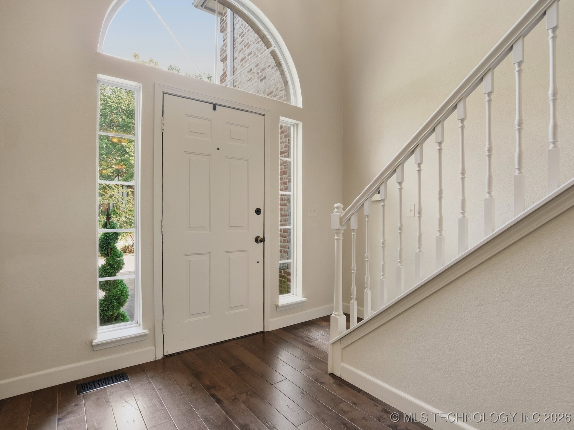 8710 S Delaware Place Property Photo 4