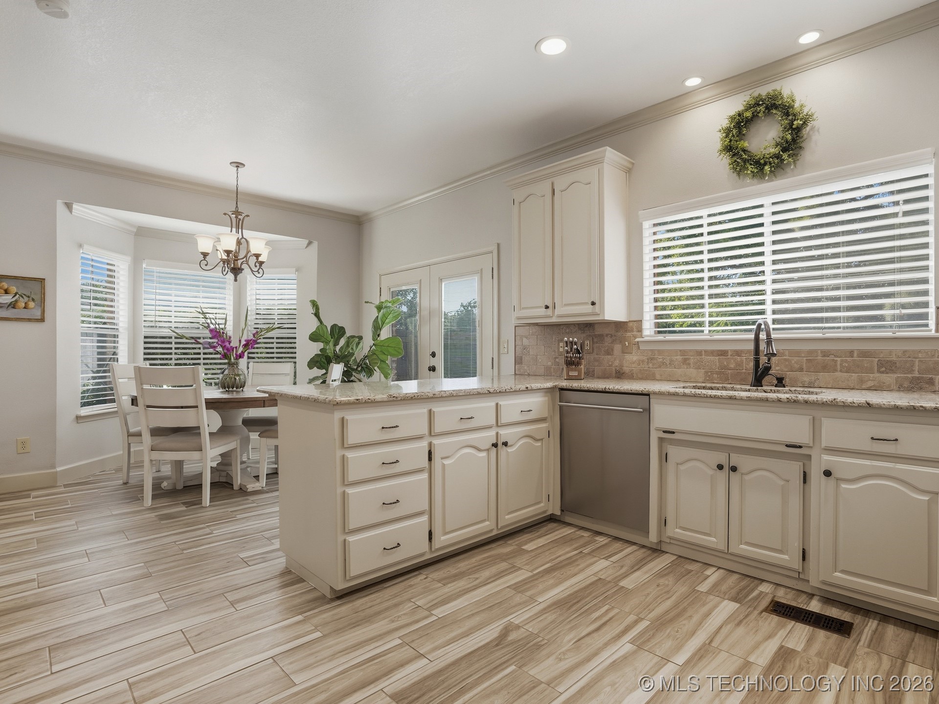 8710 S Delaware Place Property Photo 14