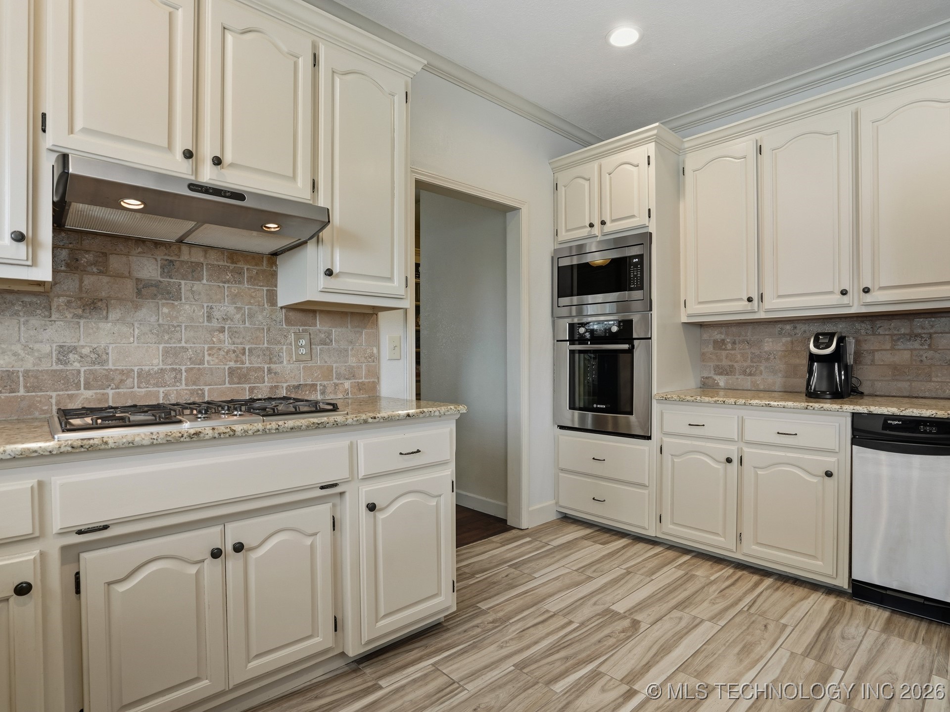 8710 S Delaware Place Property Photo 19