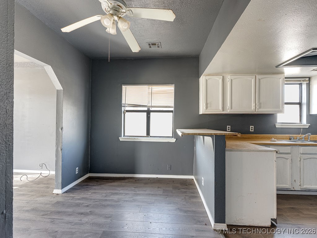 326 W 6th Street Property Photo 5