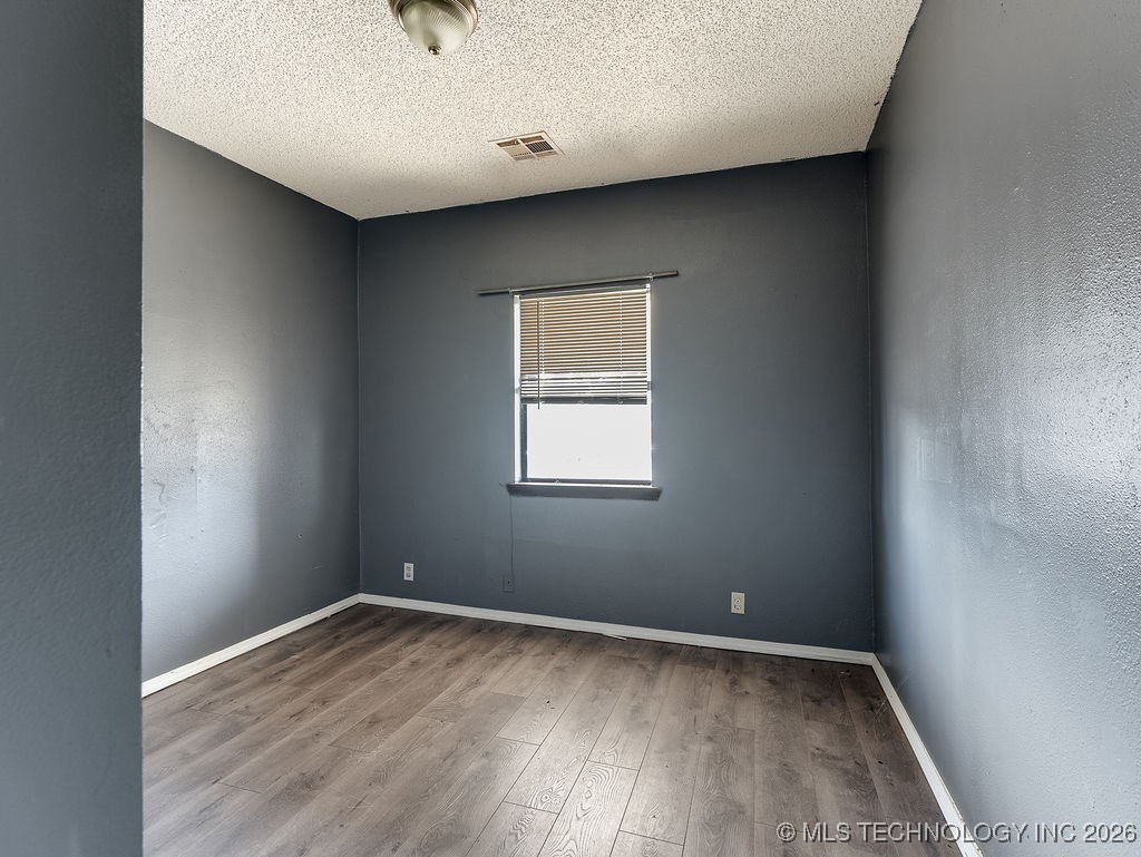 326 W 6th Street Property Photo 10