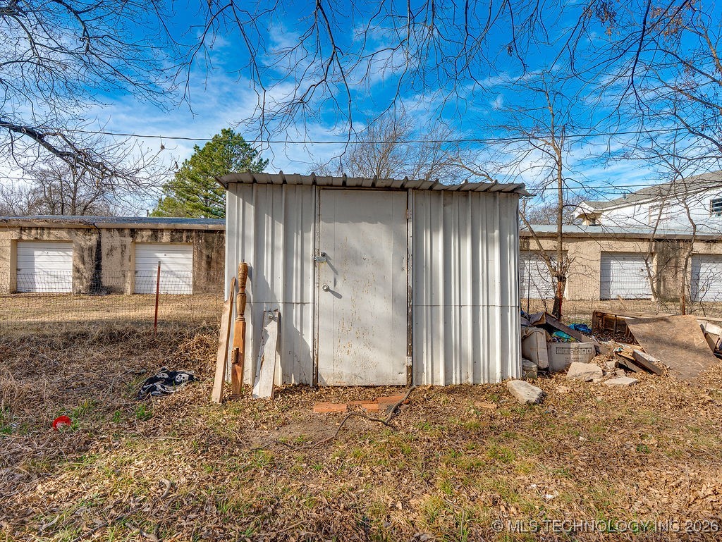 326 W 6th Street Property Photo 13