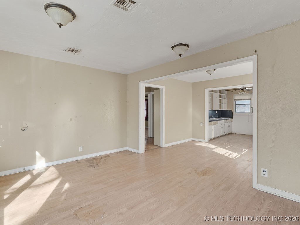 516 W 7th Street Property Photo 5