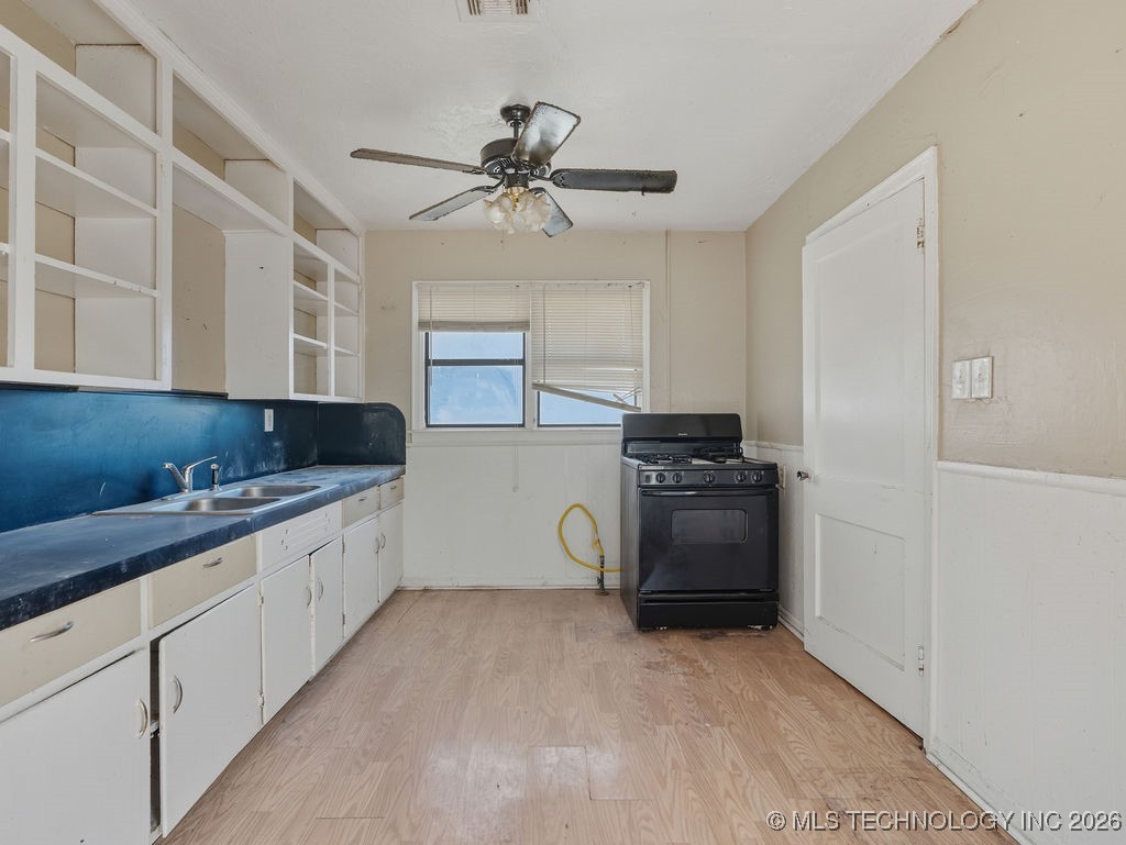 516 W 7th Street Property Photo 8