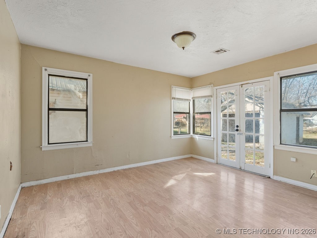 516 W 7th Street Property Photo 15