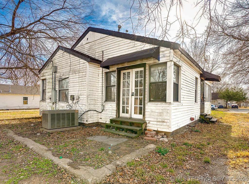 516 W 7th Street Property Photo 17