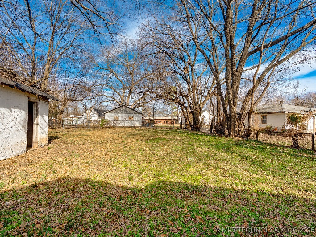 516 W 7th Street Property Photo 18