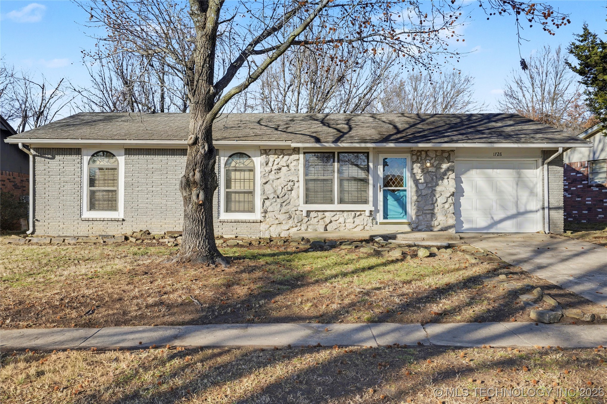 1728 S Pecan Court Property Photo 2