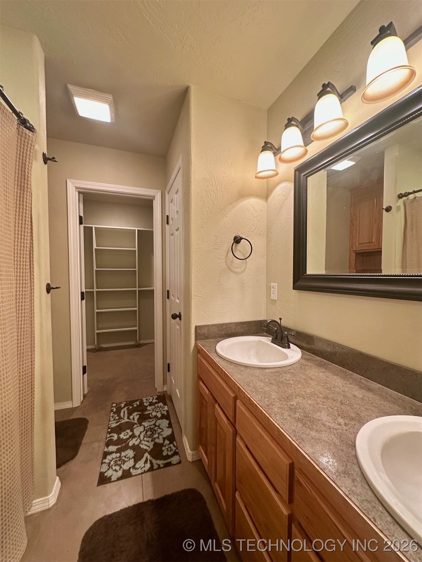 1908 Rhynes-childress Loop Property Photo 13