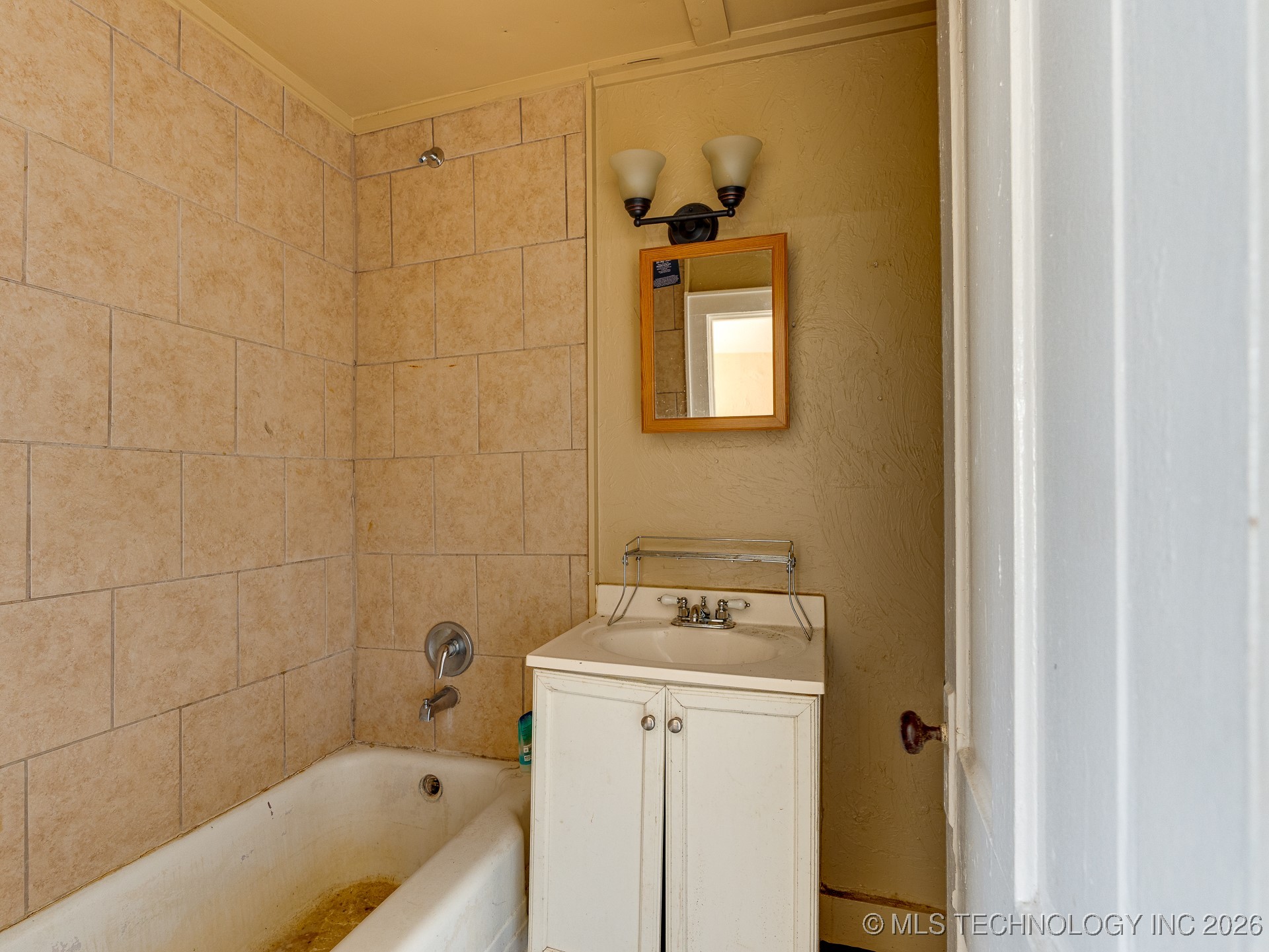 916 S Townsend Street Property Photo 8