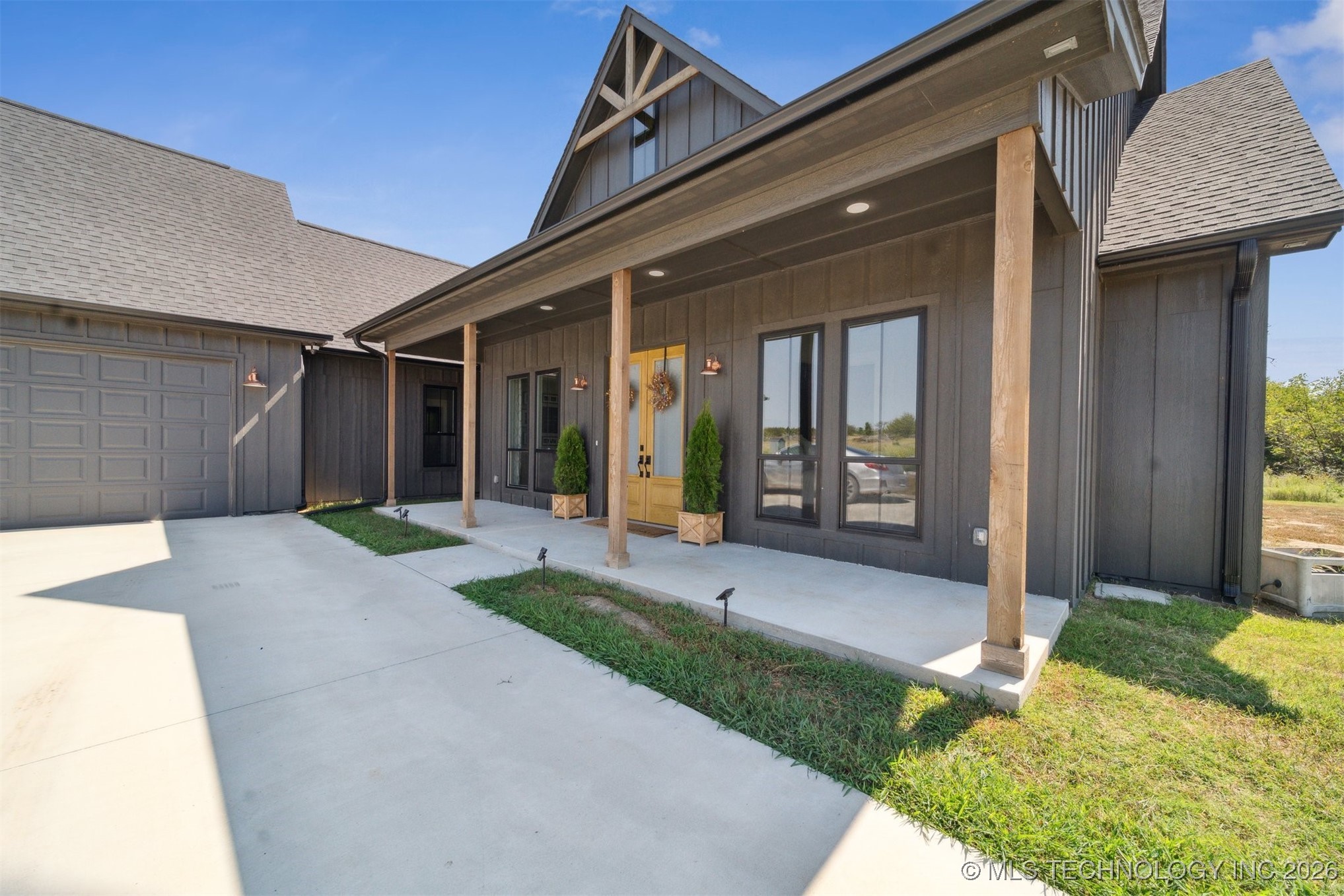 3111 S Rosebud Lane Property Photo 4