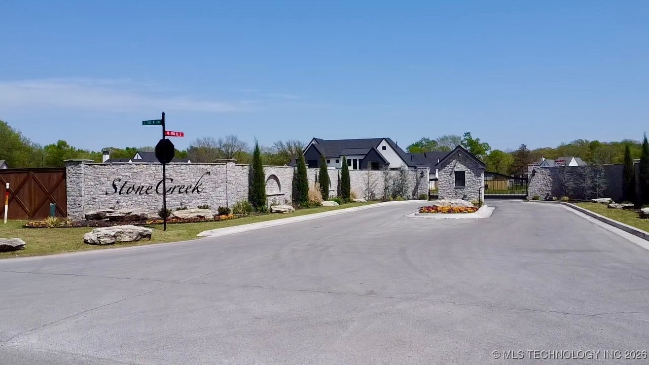 11515 S 32nd West Avenue Property Photo 1