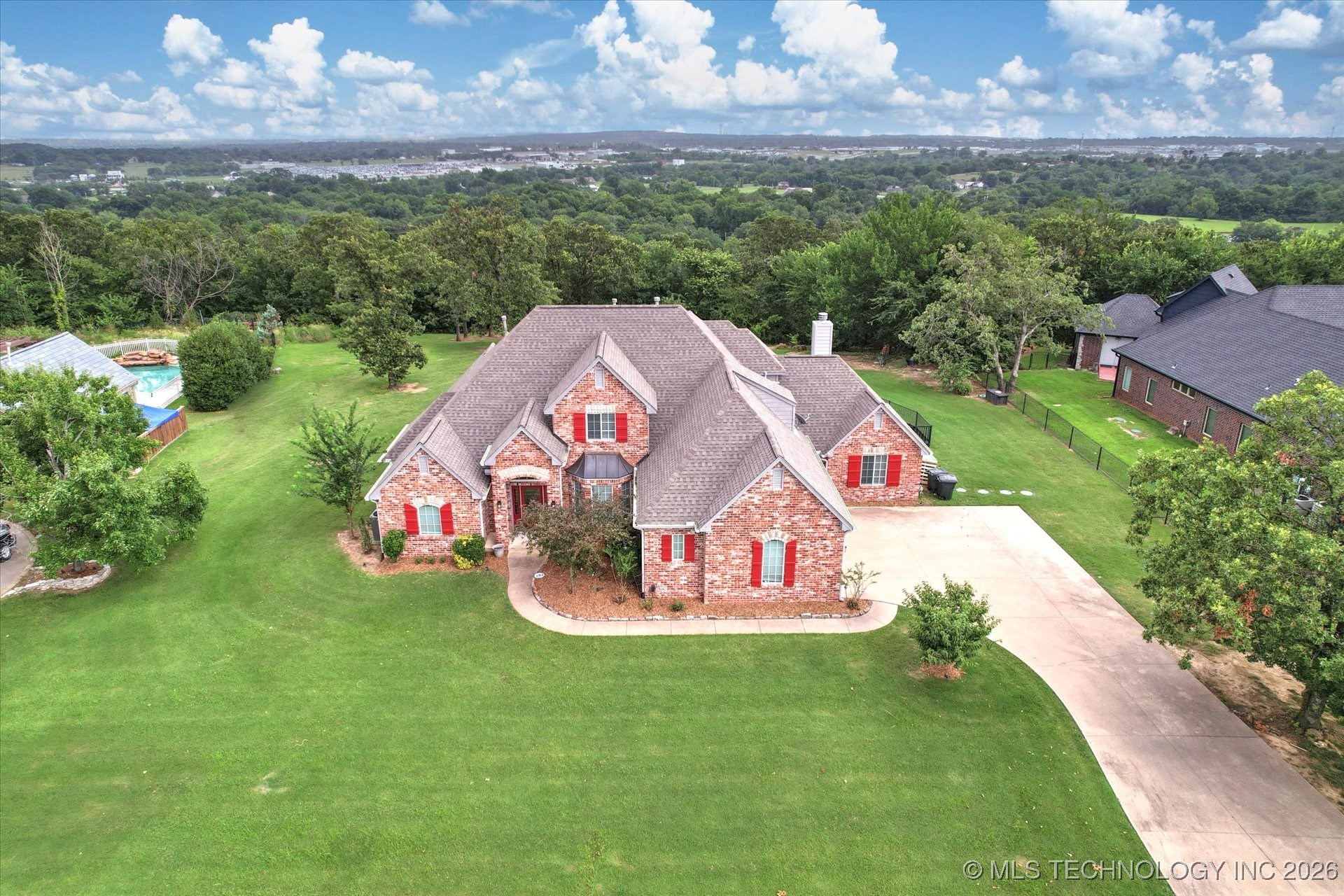 4207 S 69th West Avenue Property Photo 1