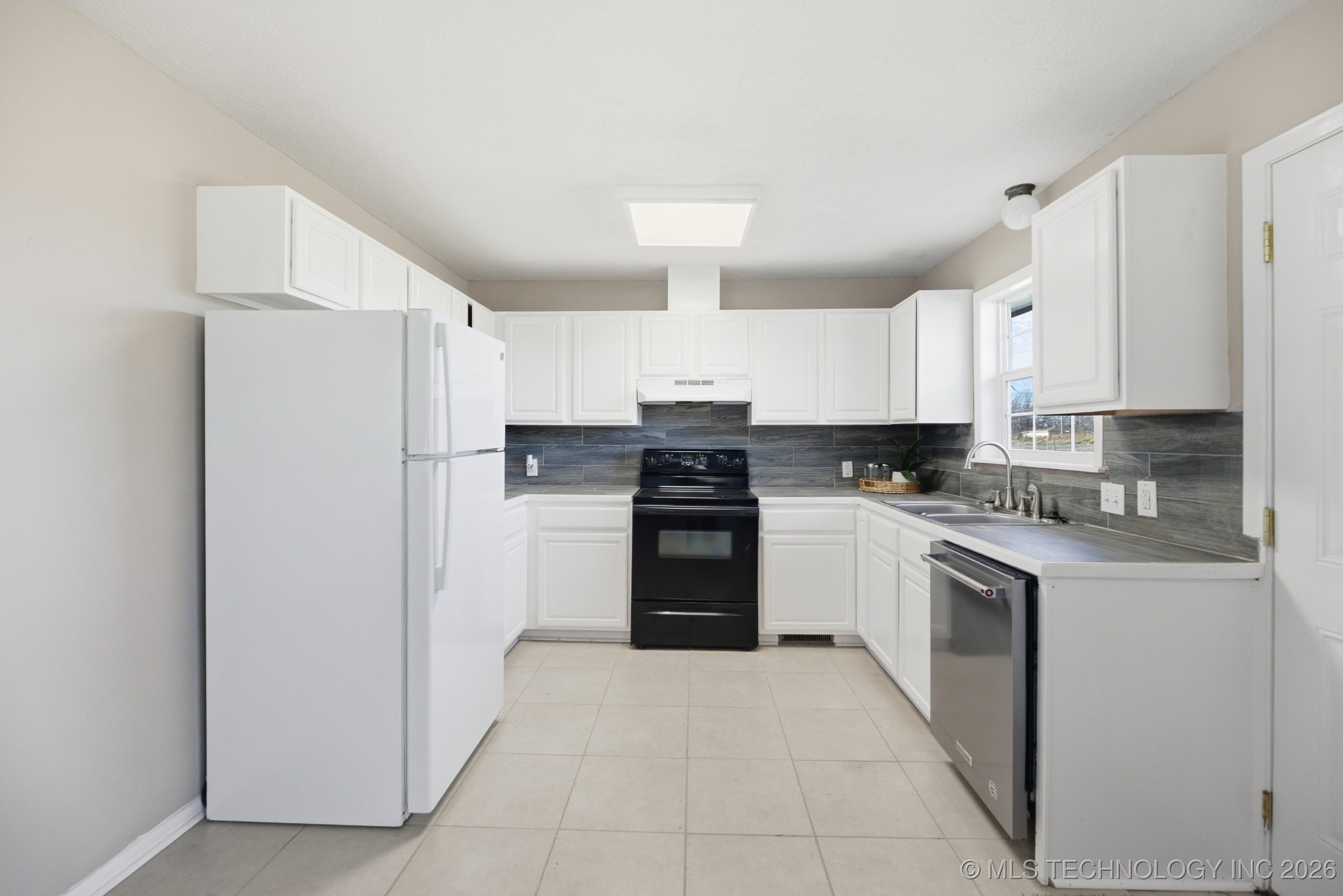 20939 S Rand Avenue Property Photo 8