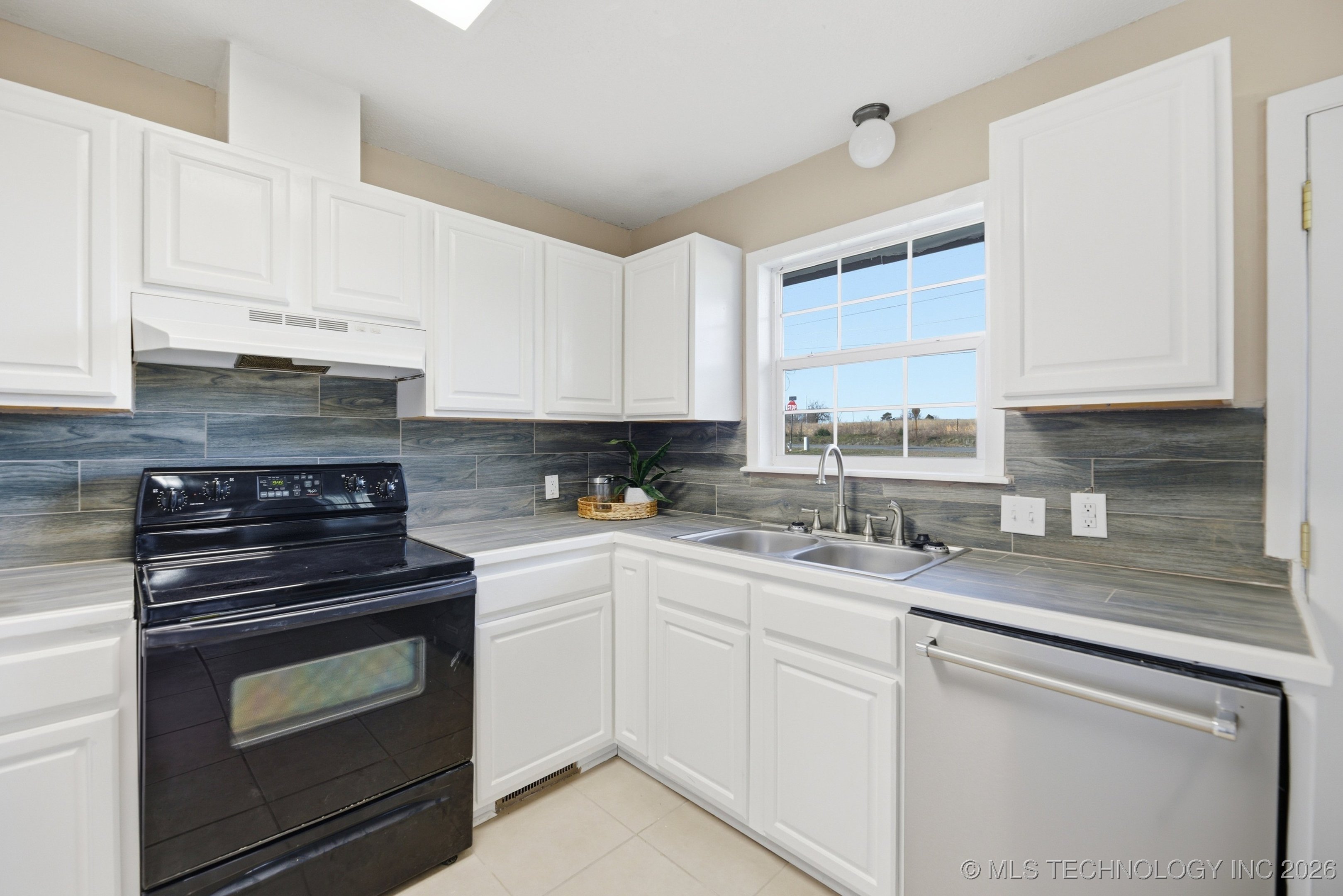 20939 S Rand Avenue Property Photo 9