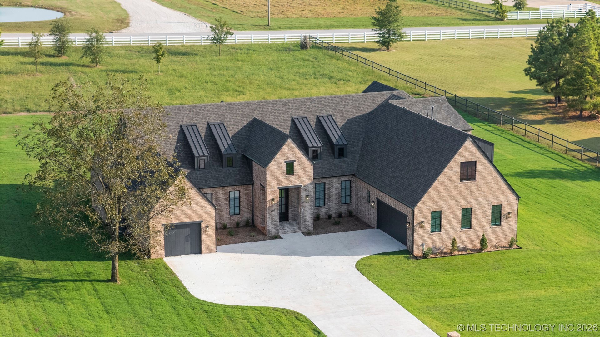 207 W 172nd Street S Property Photo 3