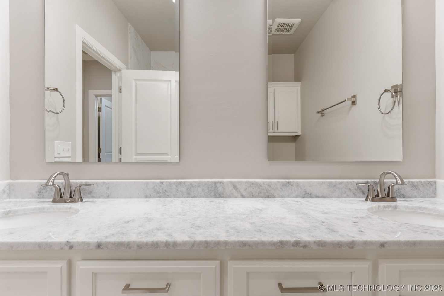 2704 W Twin Oaks Street Property Photo 13