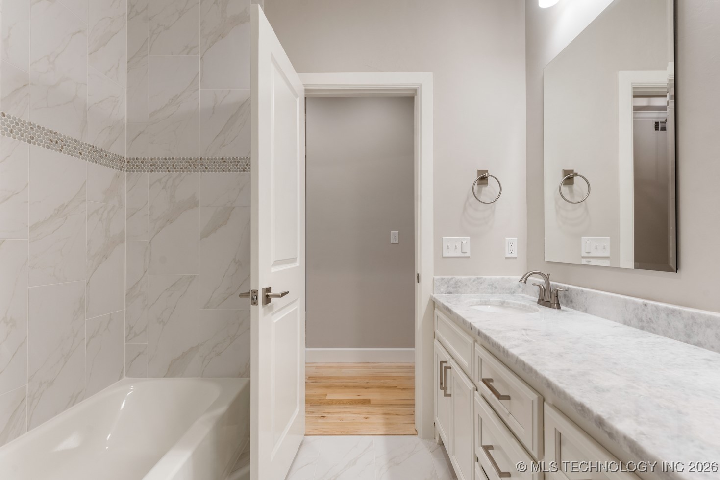 2704 W Twin Oaks Street Property Photo 14