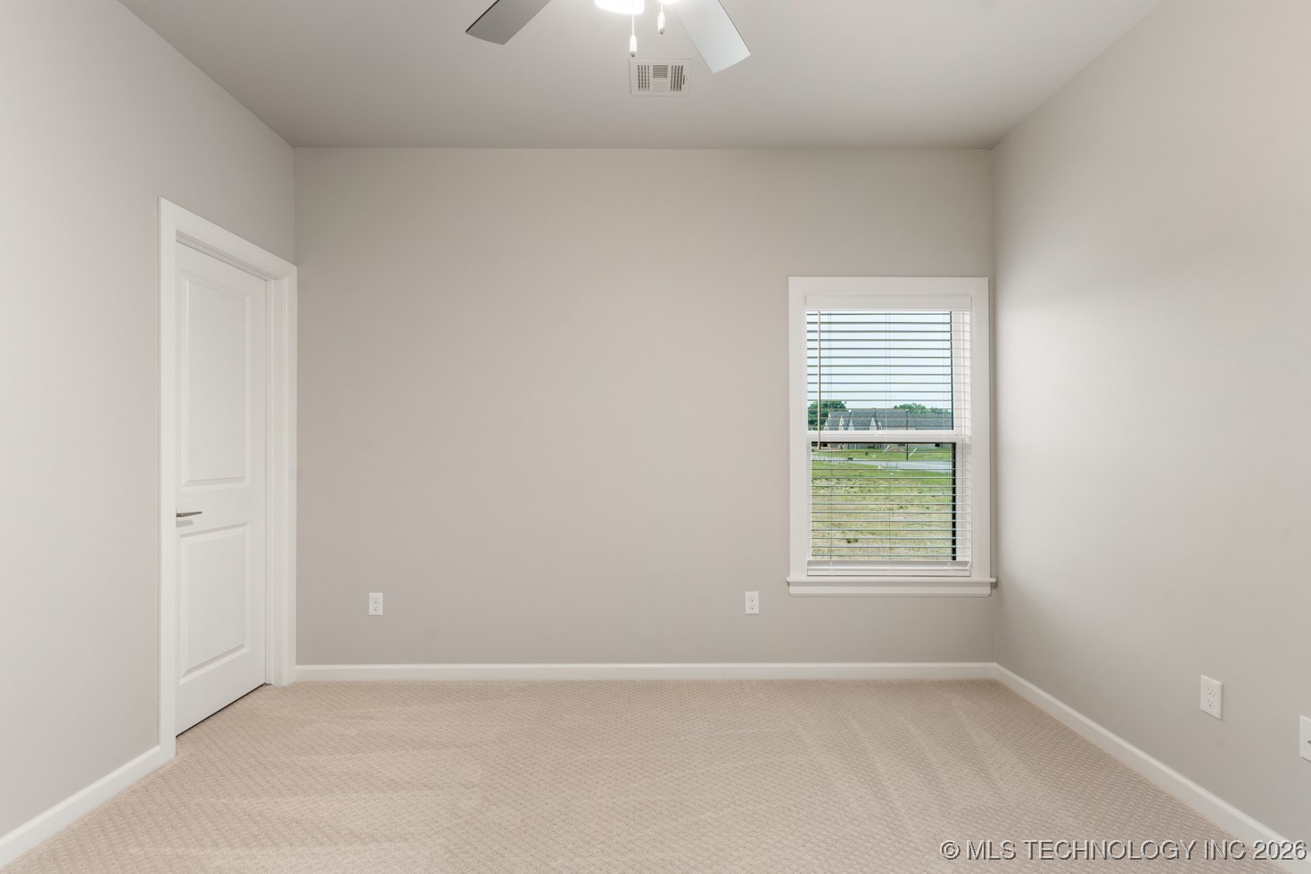 2704 W Twin Oaks Street Property Photo 15