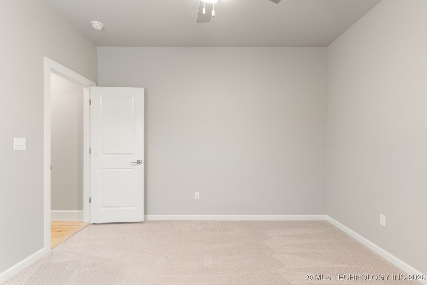 2704 W Twin Oaks Street Property Photo 16