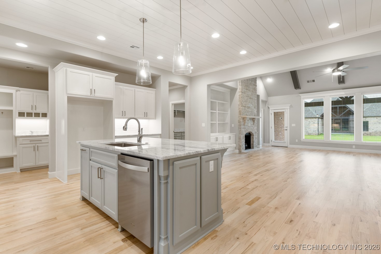 2704 W Twin Oaks Street Property Photo 17