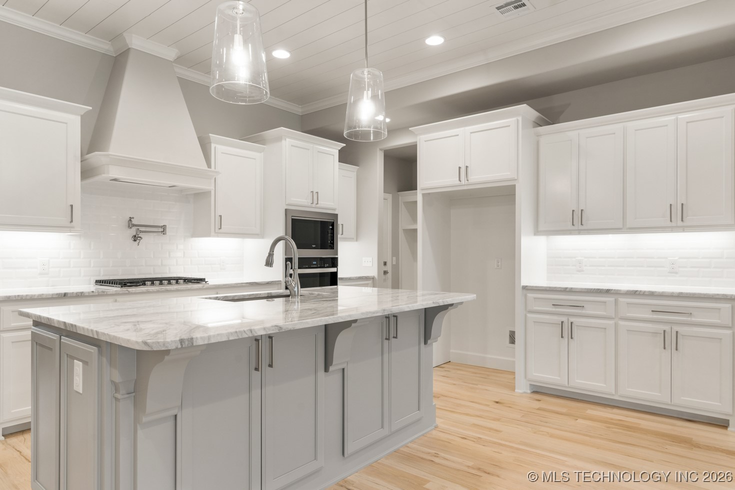 2704 W Twin Oaks Street Property Photo 24