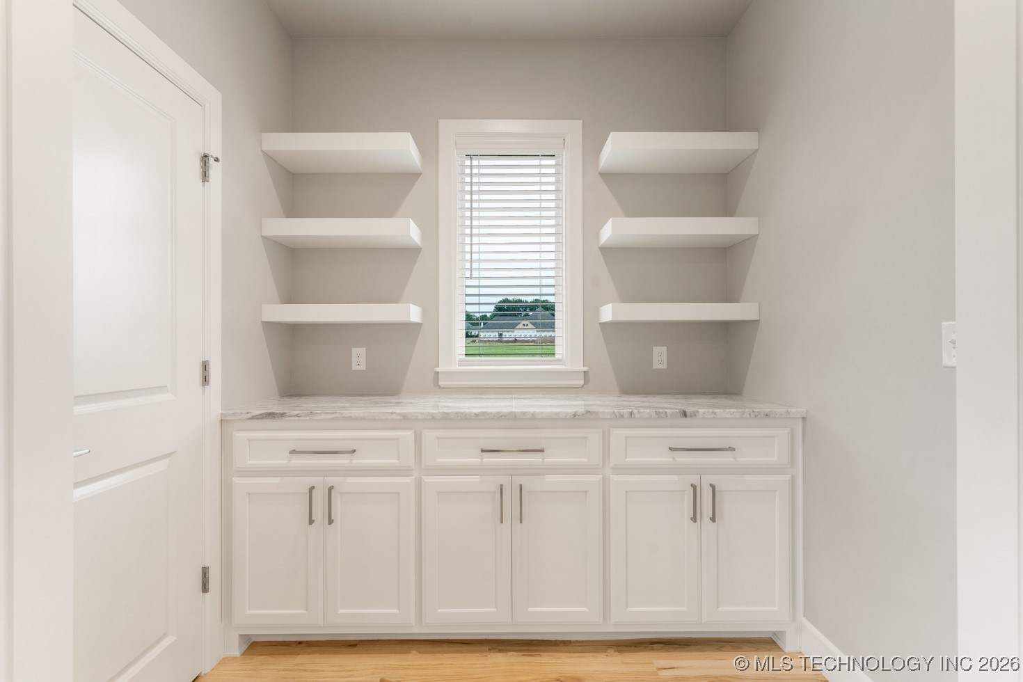 2704 W Twin Oaks Street Property Photo 28