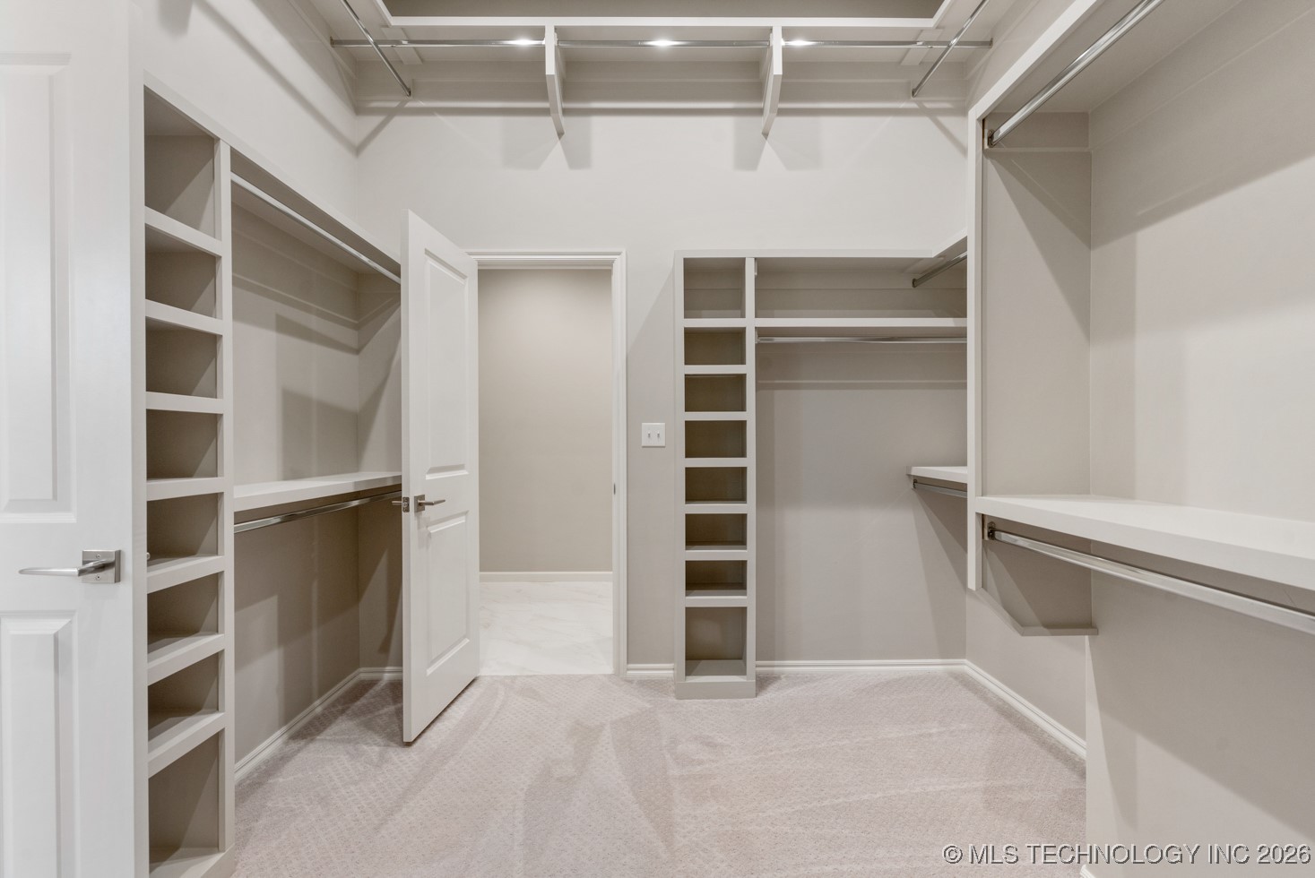 2704 W Twin Oaks Street Property Photo 39