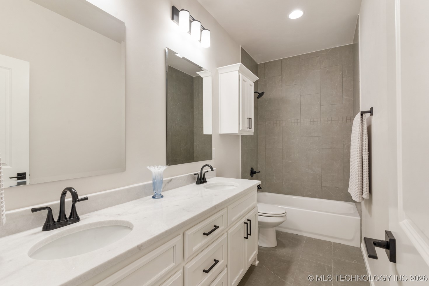 14153 S Evanston Avenue Property Photo 20