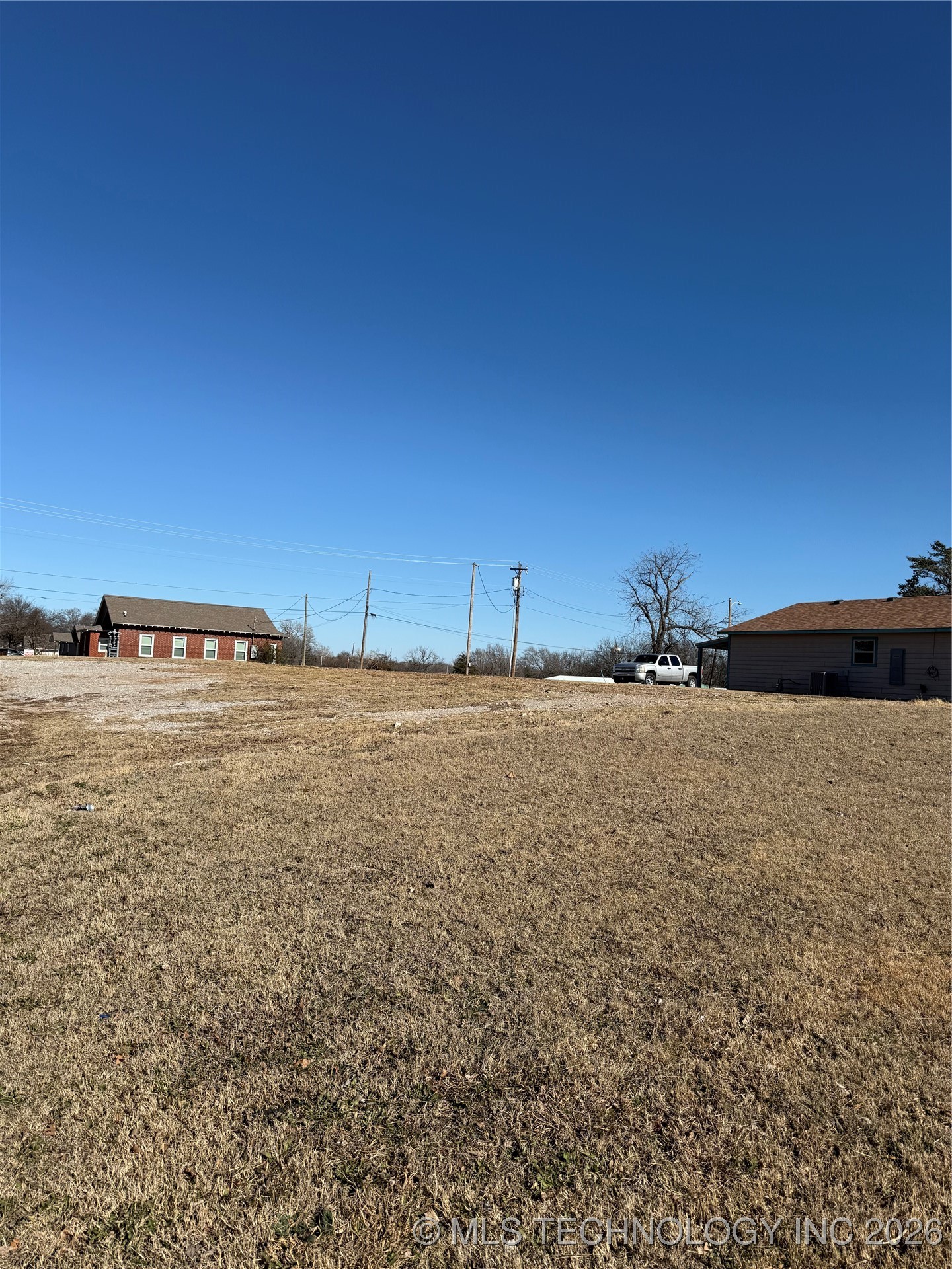 1718 W Broadway Avenue Property Photo 3