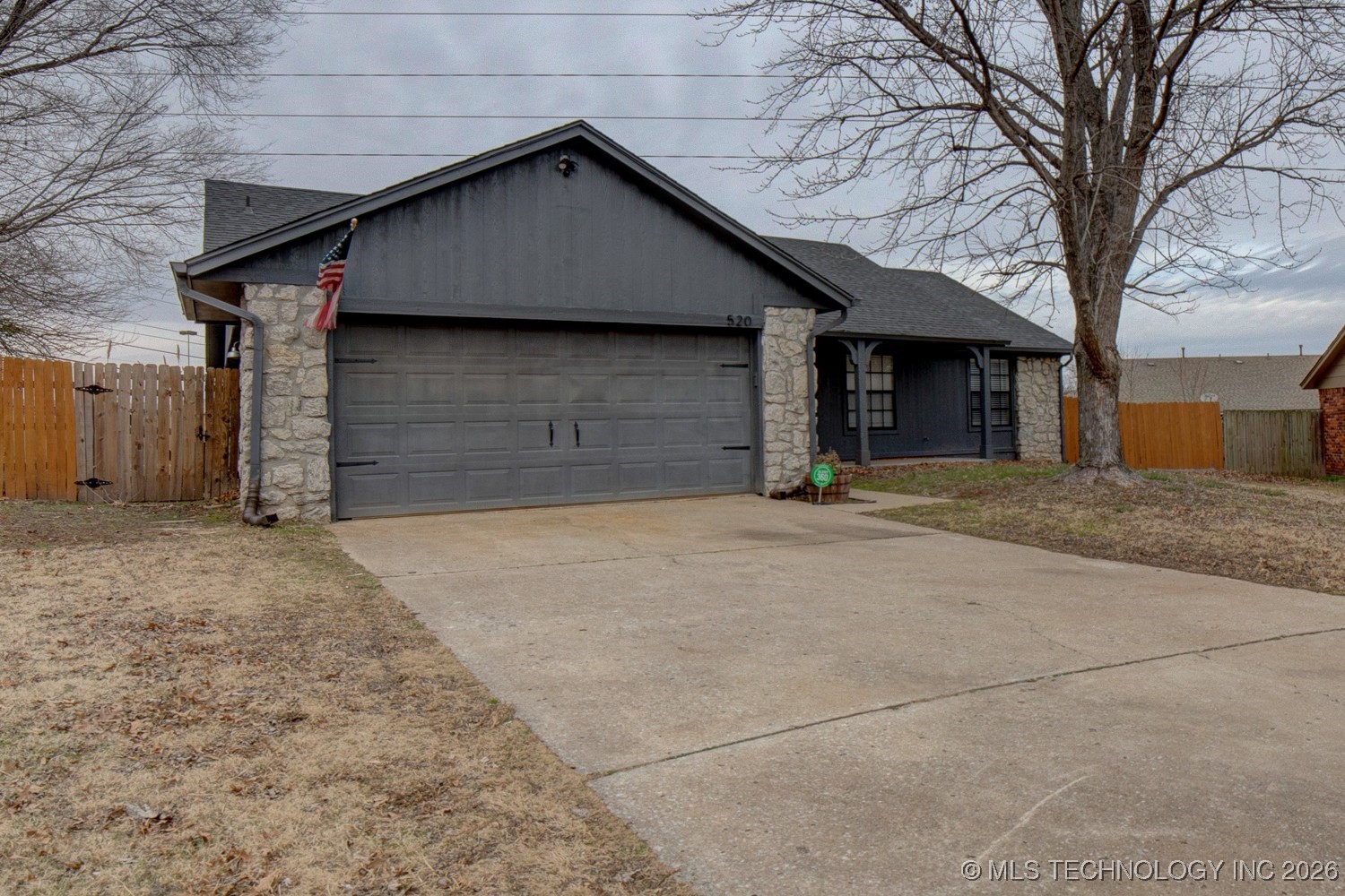 520 W Roanoke Street Property Photo 2