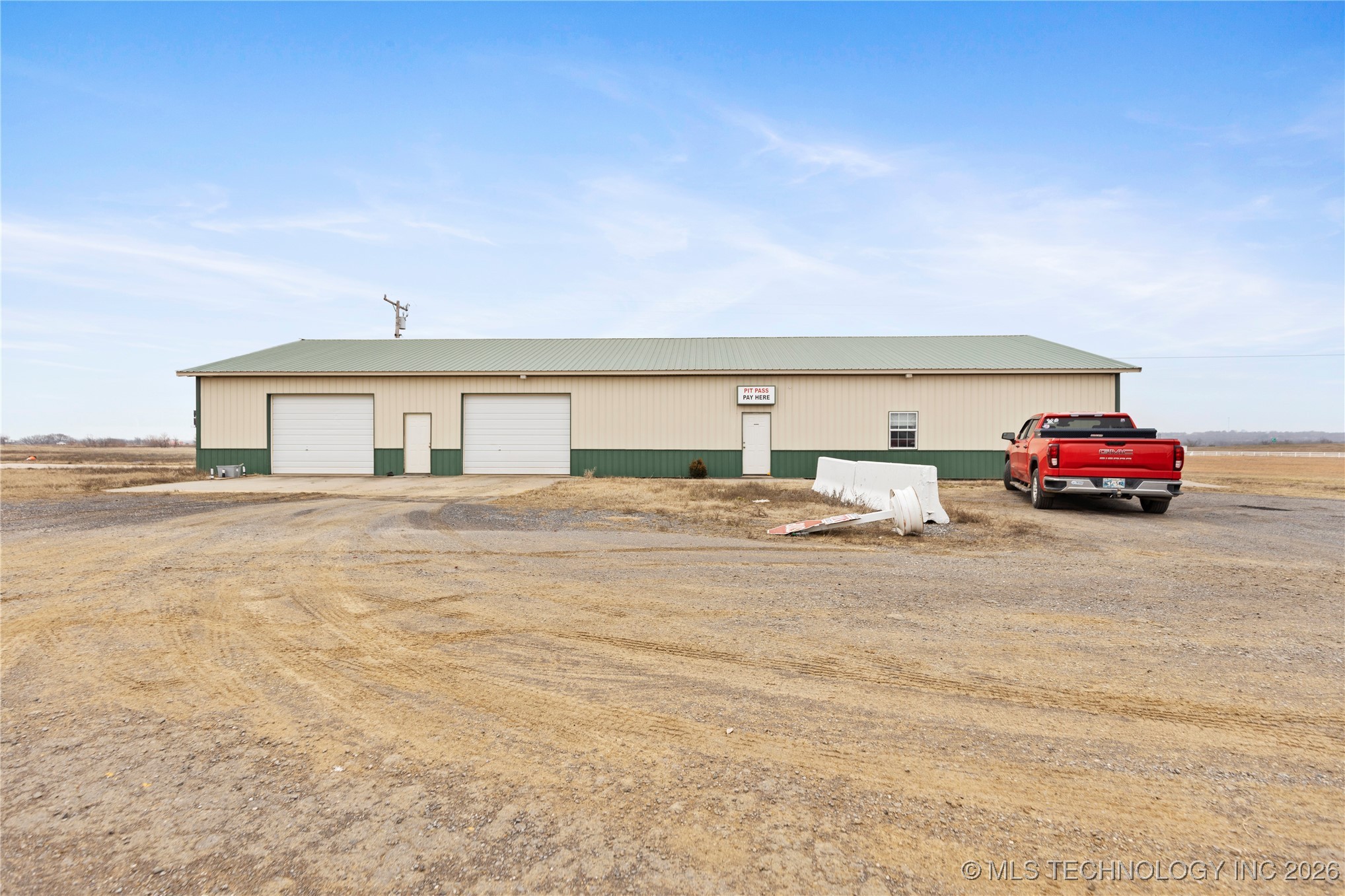 8100 Wainwright Road Property Photo 1