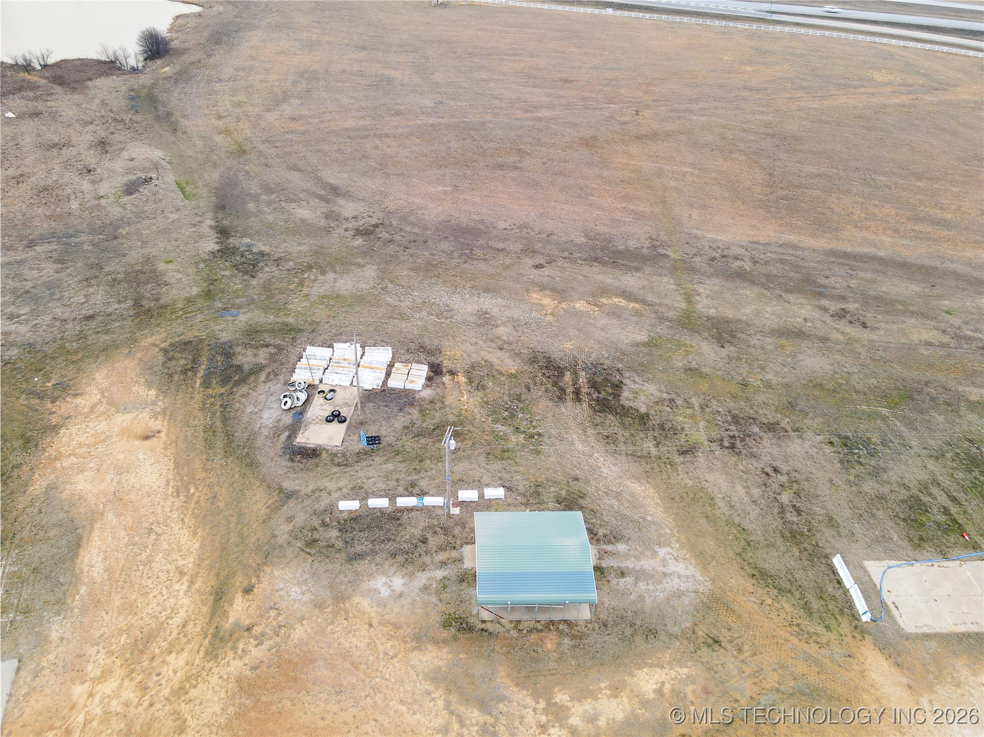 8100 Wainwright Road Property Photo 5