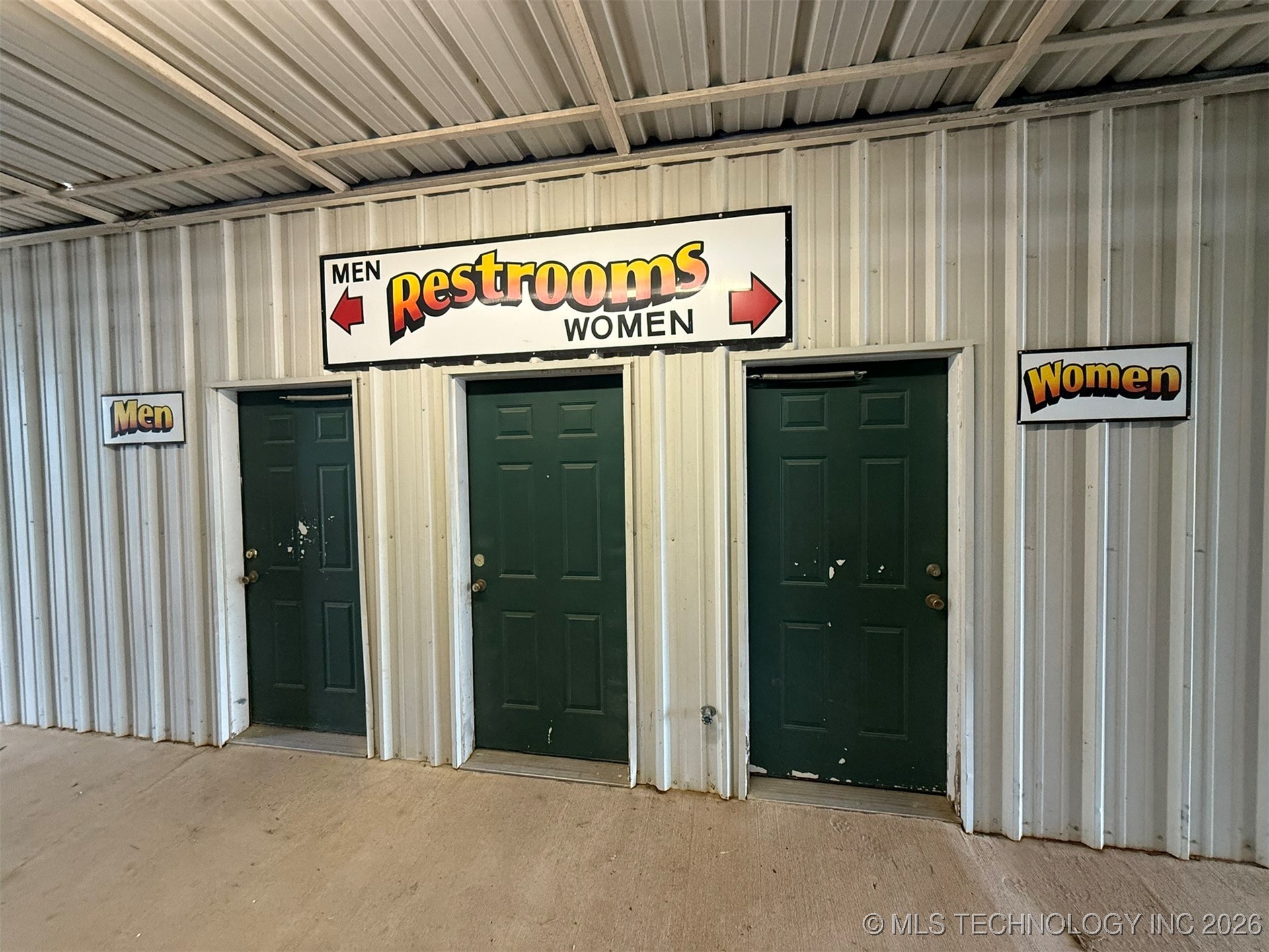 8100 Wainwright Road Property Photo 31