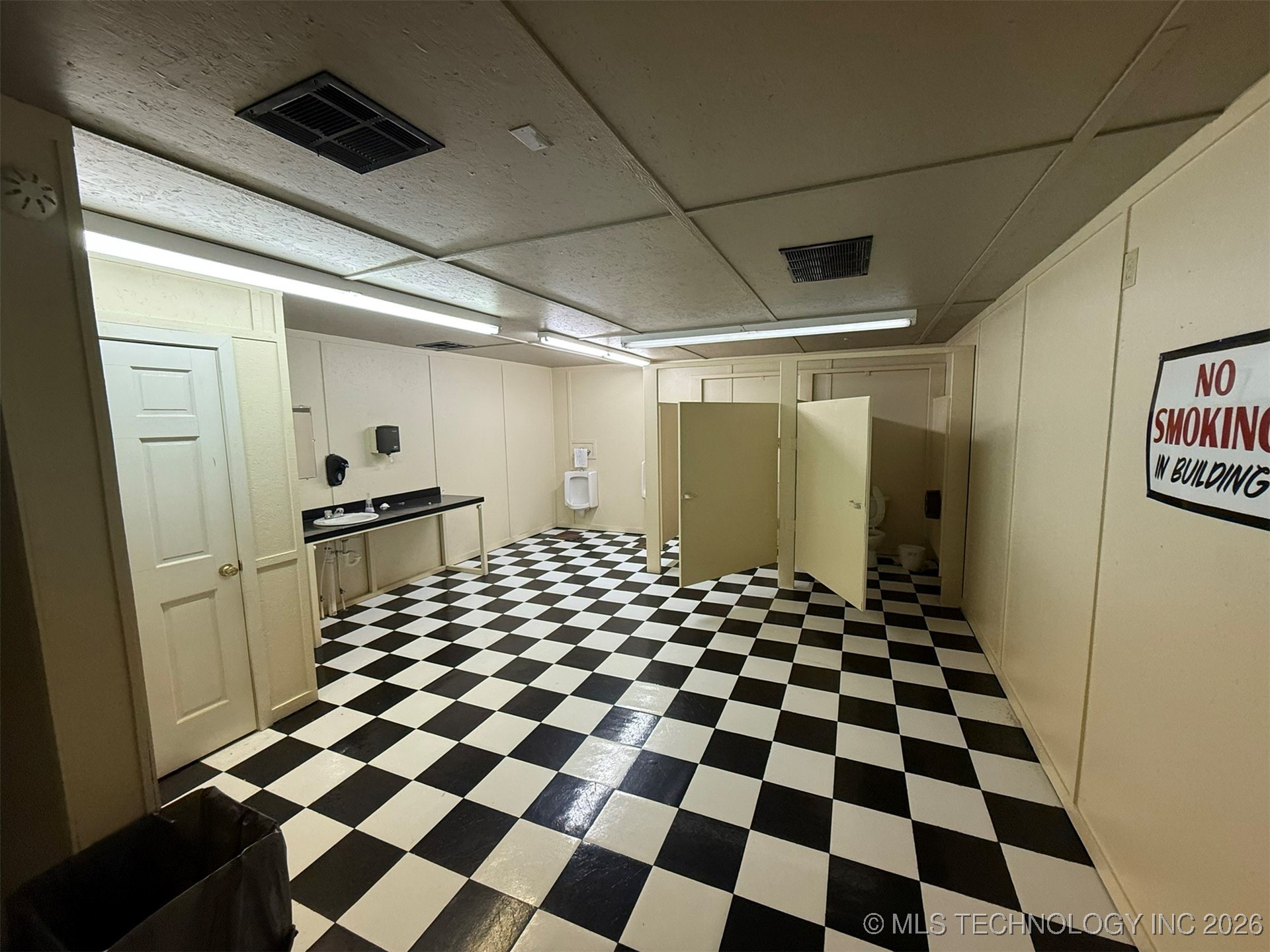 8100 Wainwright Road Property Photo 51