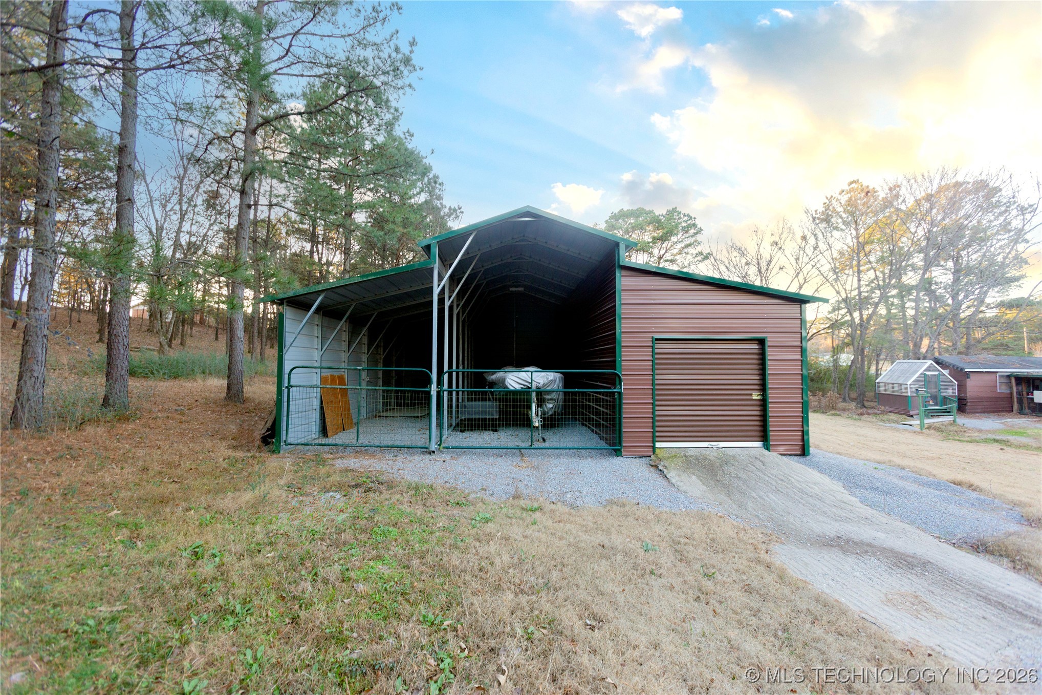 4537 Ne 104th Road Property Photo 3