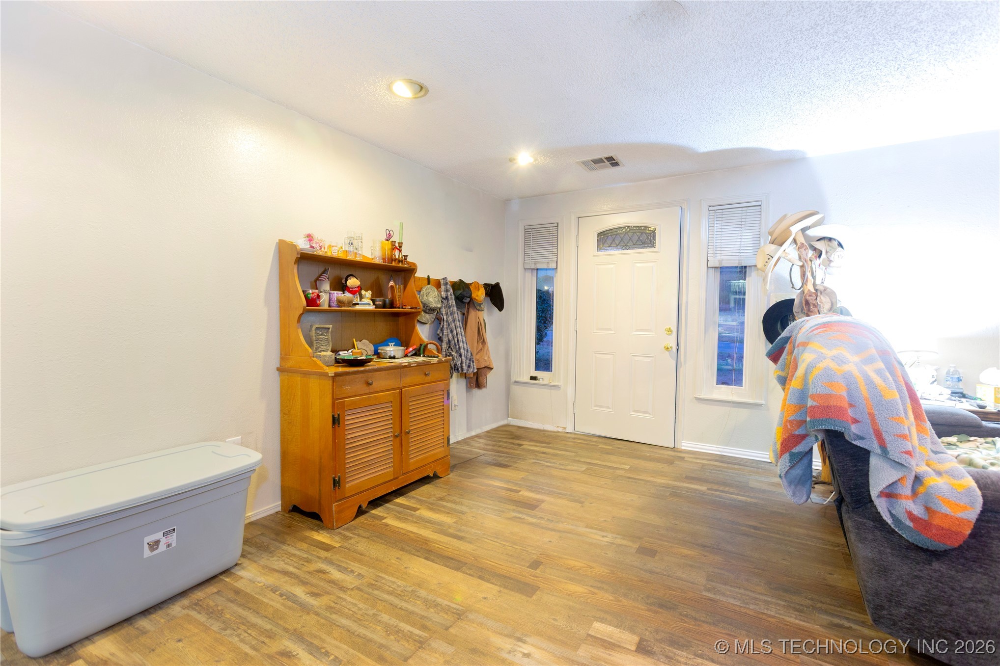 4537 Ne 104th Road Property Photo 6