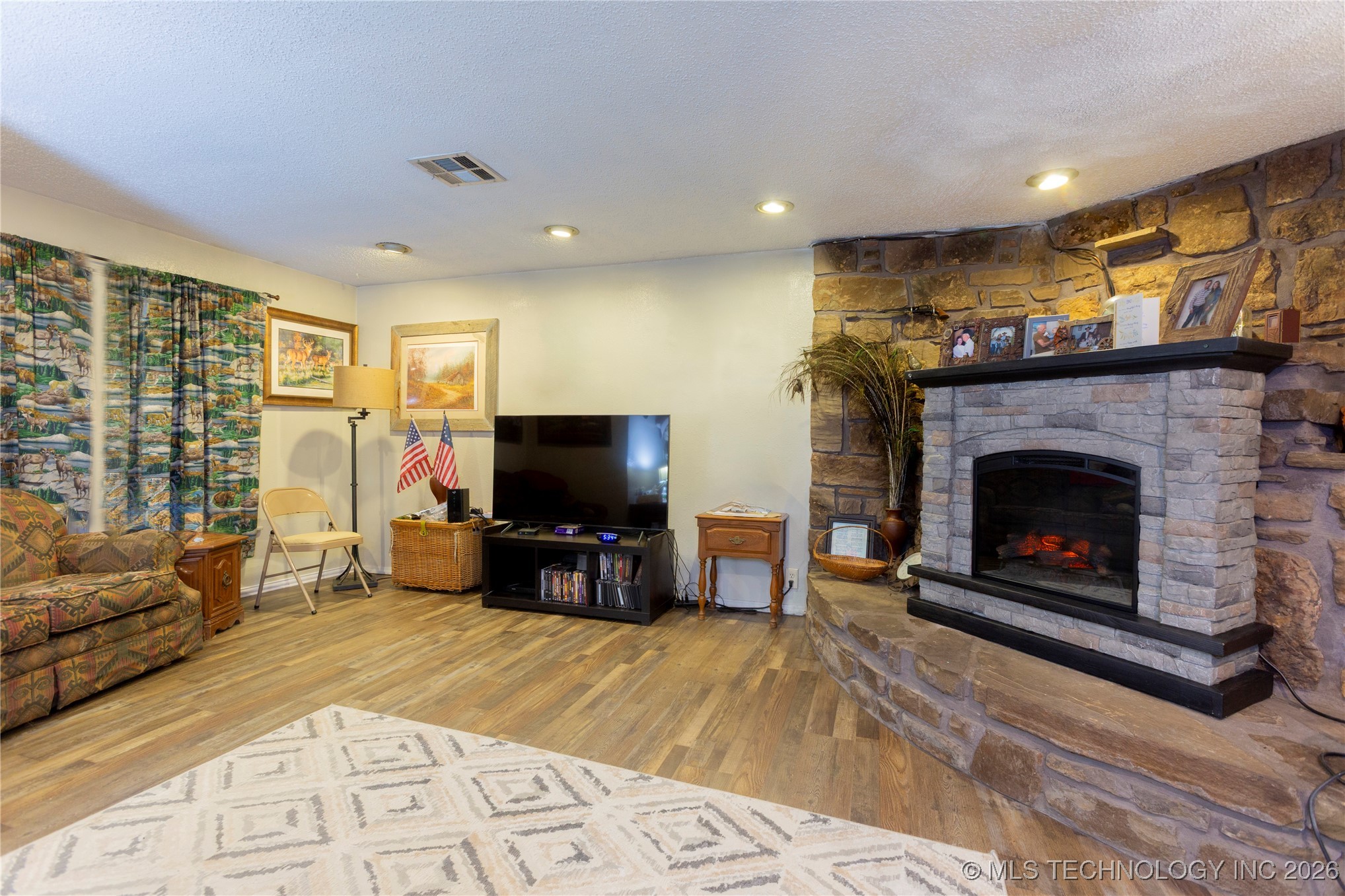 4537 Ne 104th Road Property Photo 8